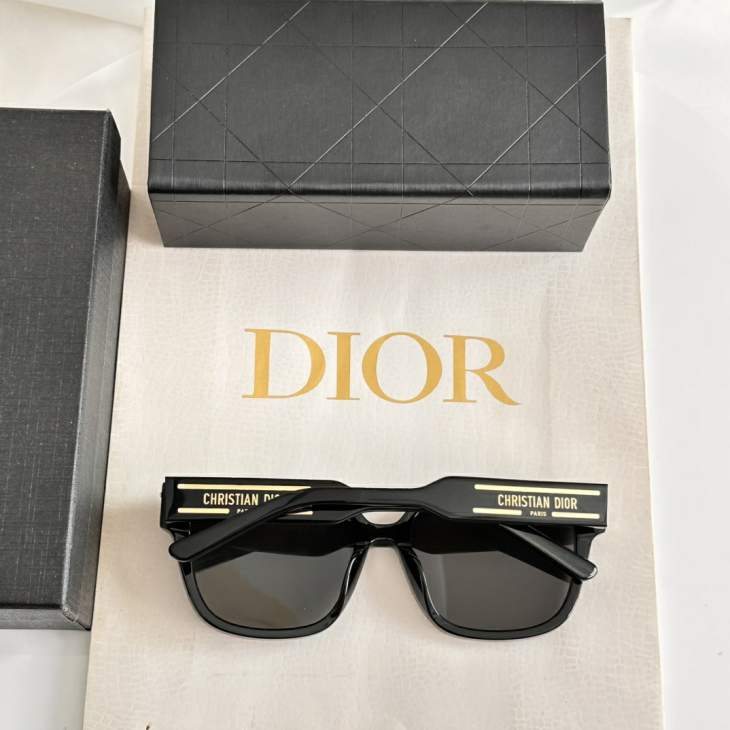 Picture of Dior Sunglasses _SKUfw79398992fw